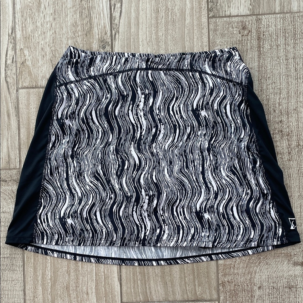 SkirtSports black and white patterned skort, size Medium